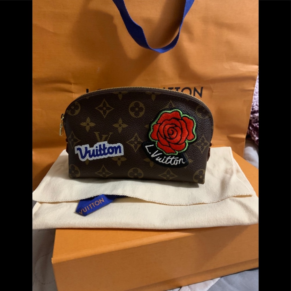 ❌GONE❌Louis Vuitton Le Patches cosmetic pouch PM - Picture 1 of 8